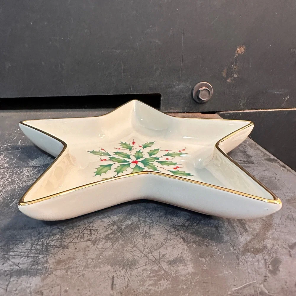 Lenox Holiday Star Bowl Dimension Collection Ivory Gold Holly Berry China 7in